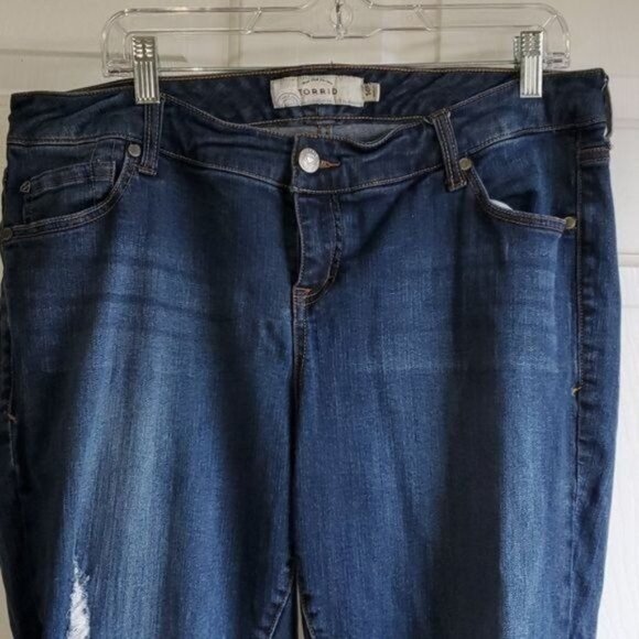 Torrid Jeans Ex Boyfriend Distressed Blue Denim Women's WOMAN'S Size 14 - Picture 2 of 9